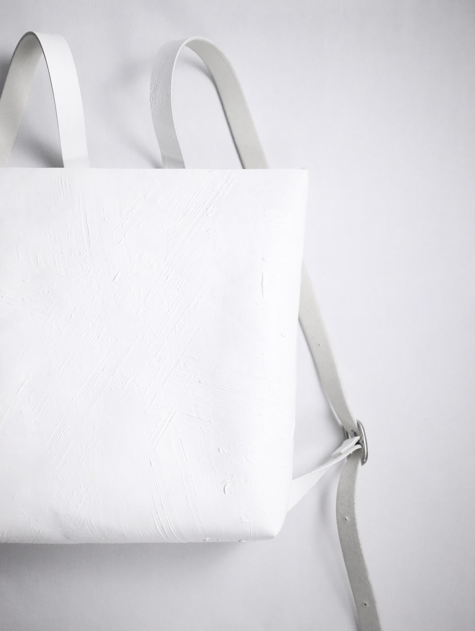 kagari yusuke simple backpack white