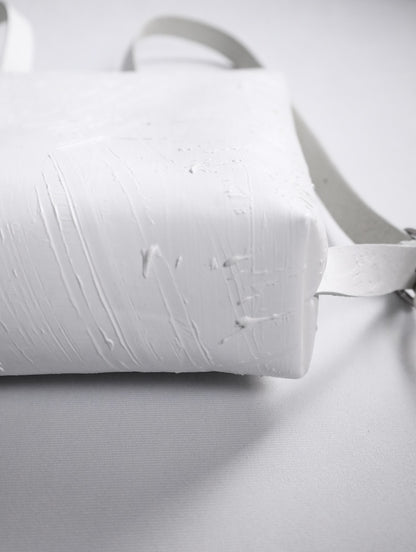 kagari yusuke simple backpack white