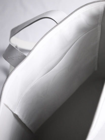 kagari yusuke simple backpack white