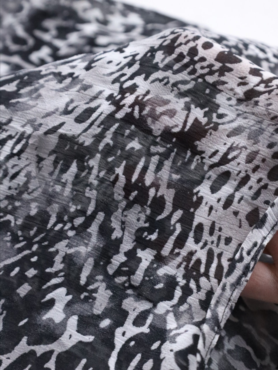 GEORGE all-over pattern s/s sheer shirt black-gray-white