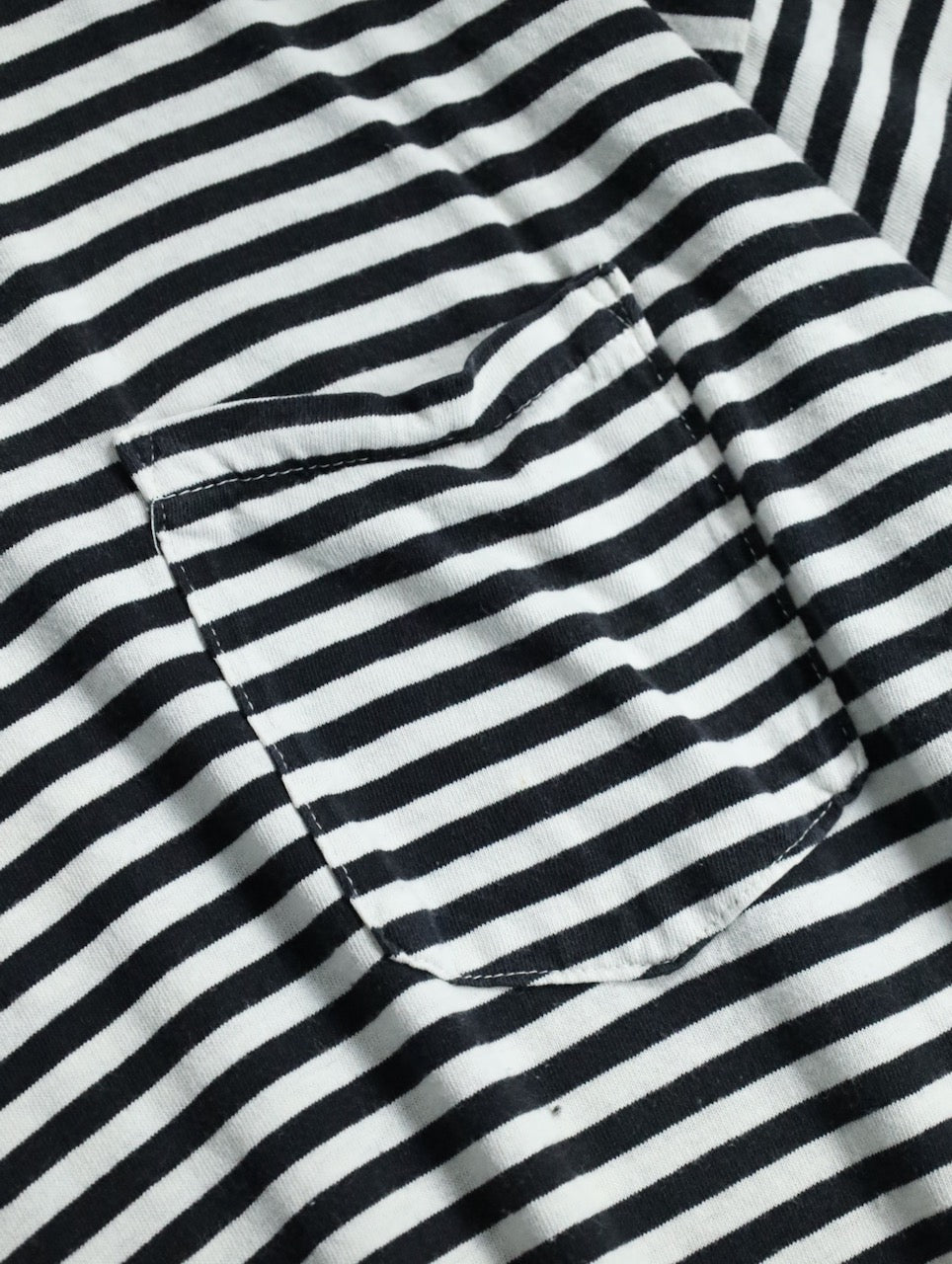 KING SIZE striped one pocket  tee white-black