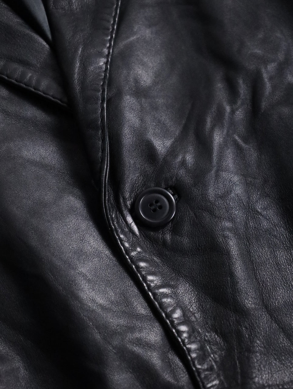 middle length lether coat black