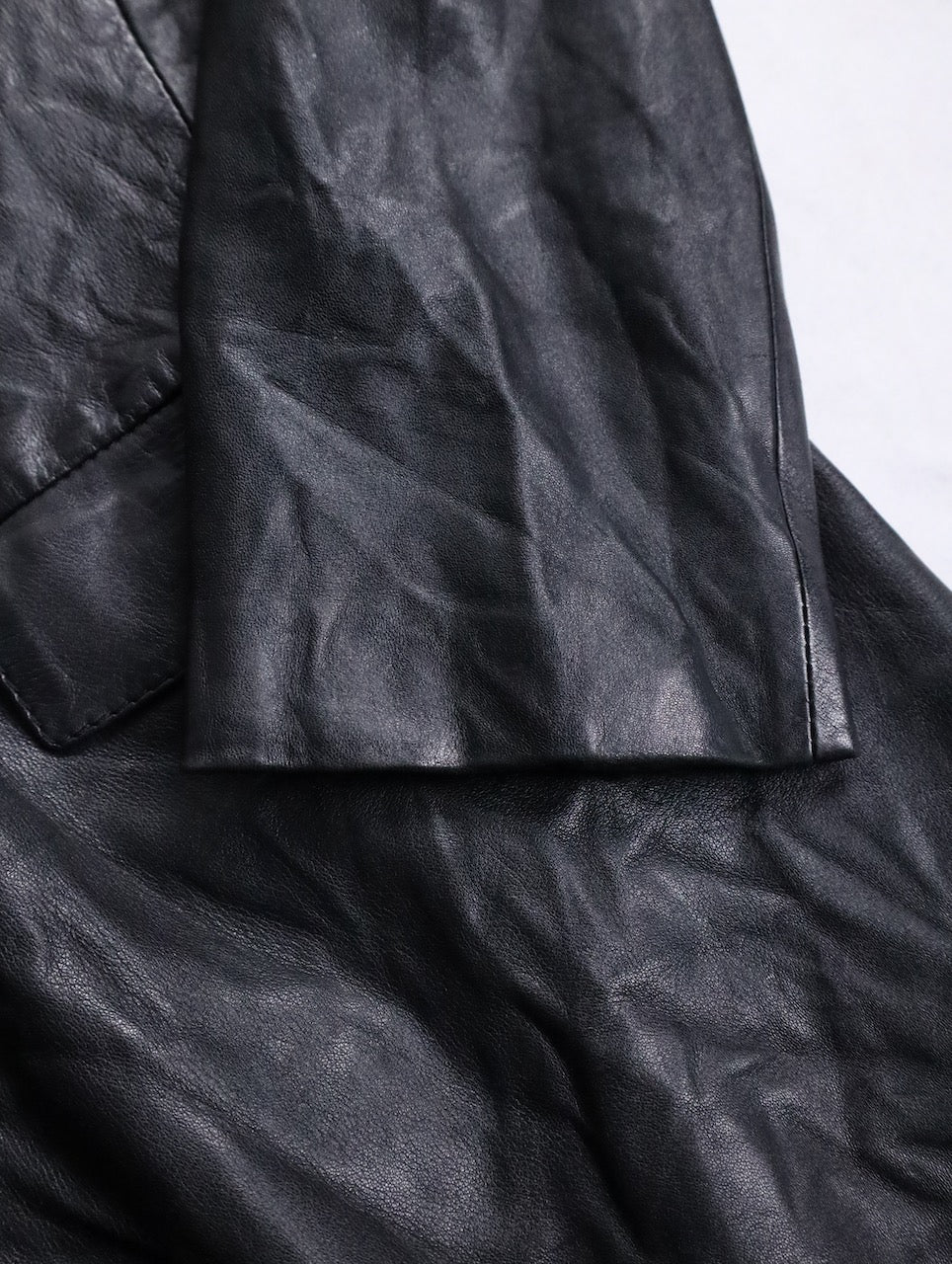 middle length lether coat black