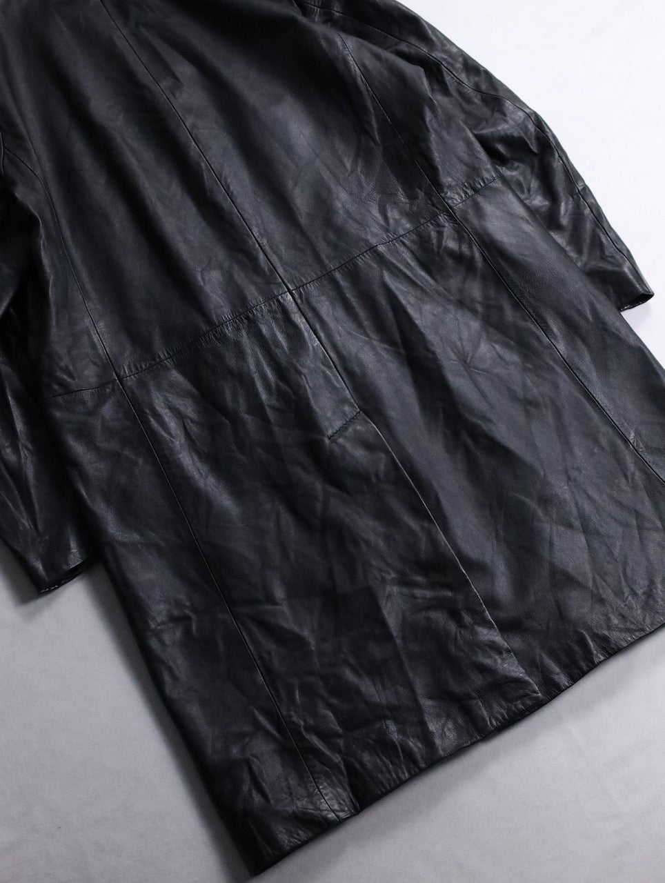 middle length lether coat black