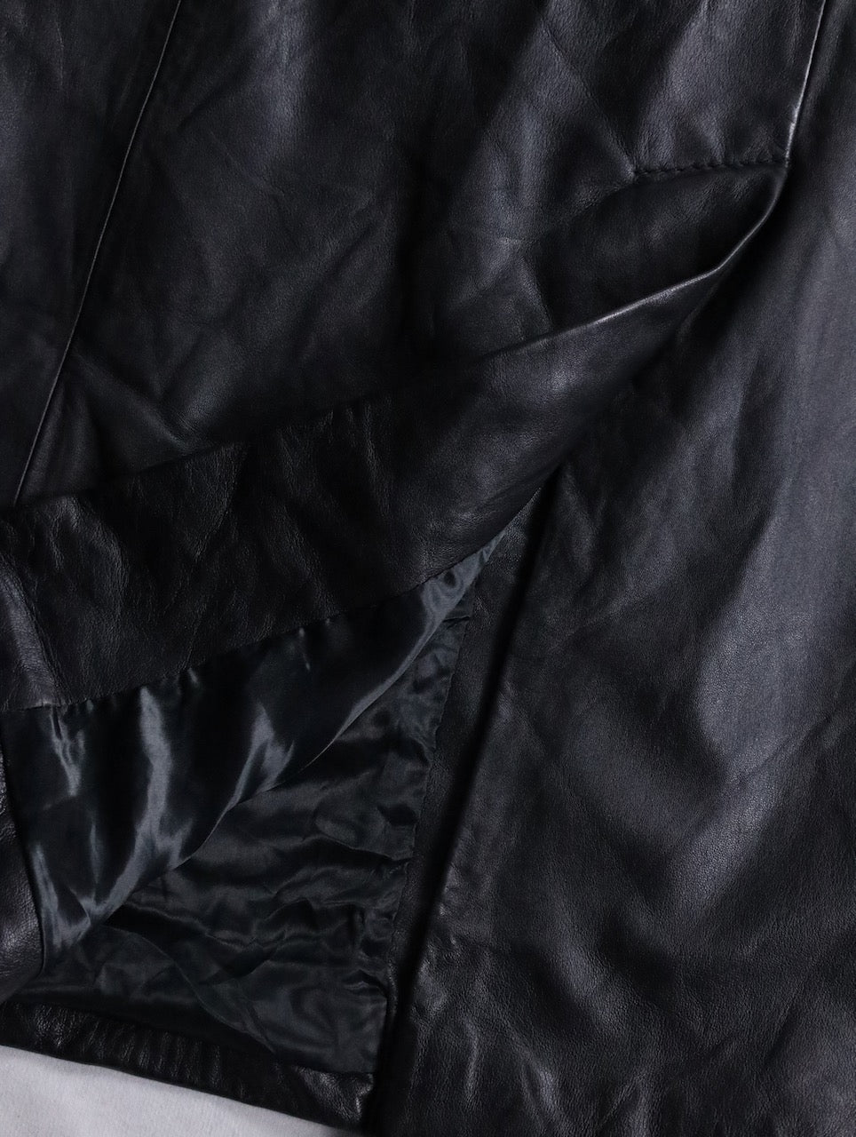 middle length lether coat black