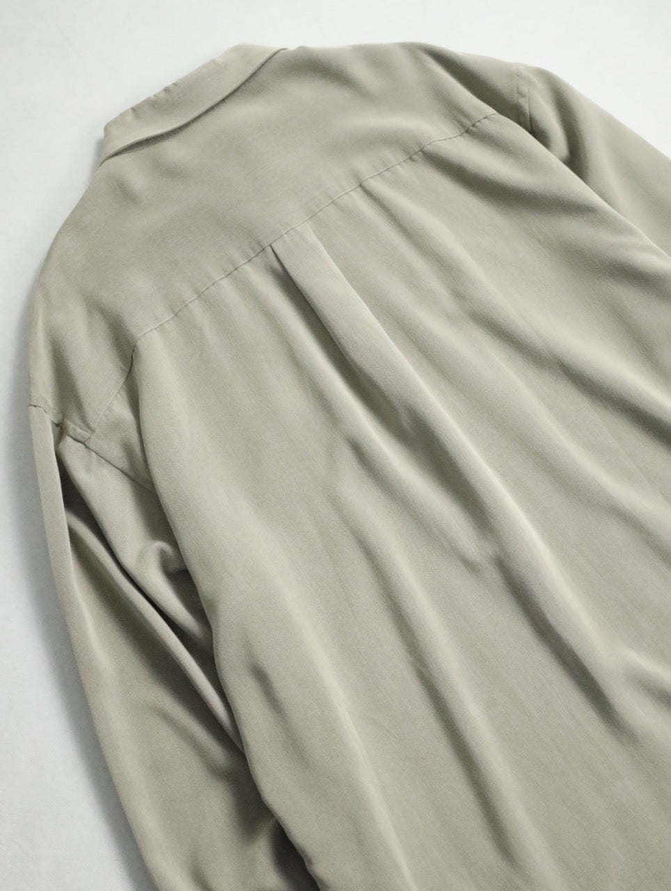 Perry Ells rayon poly shirt greige