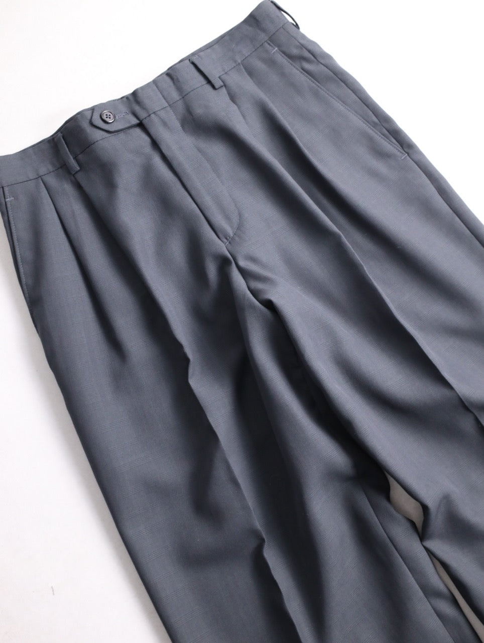 claiborne 2tuck check slacks darkgray