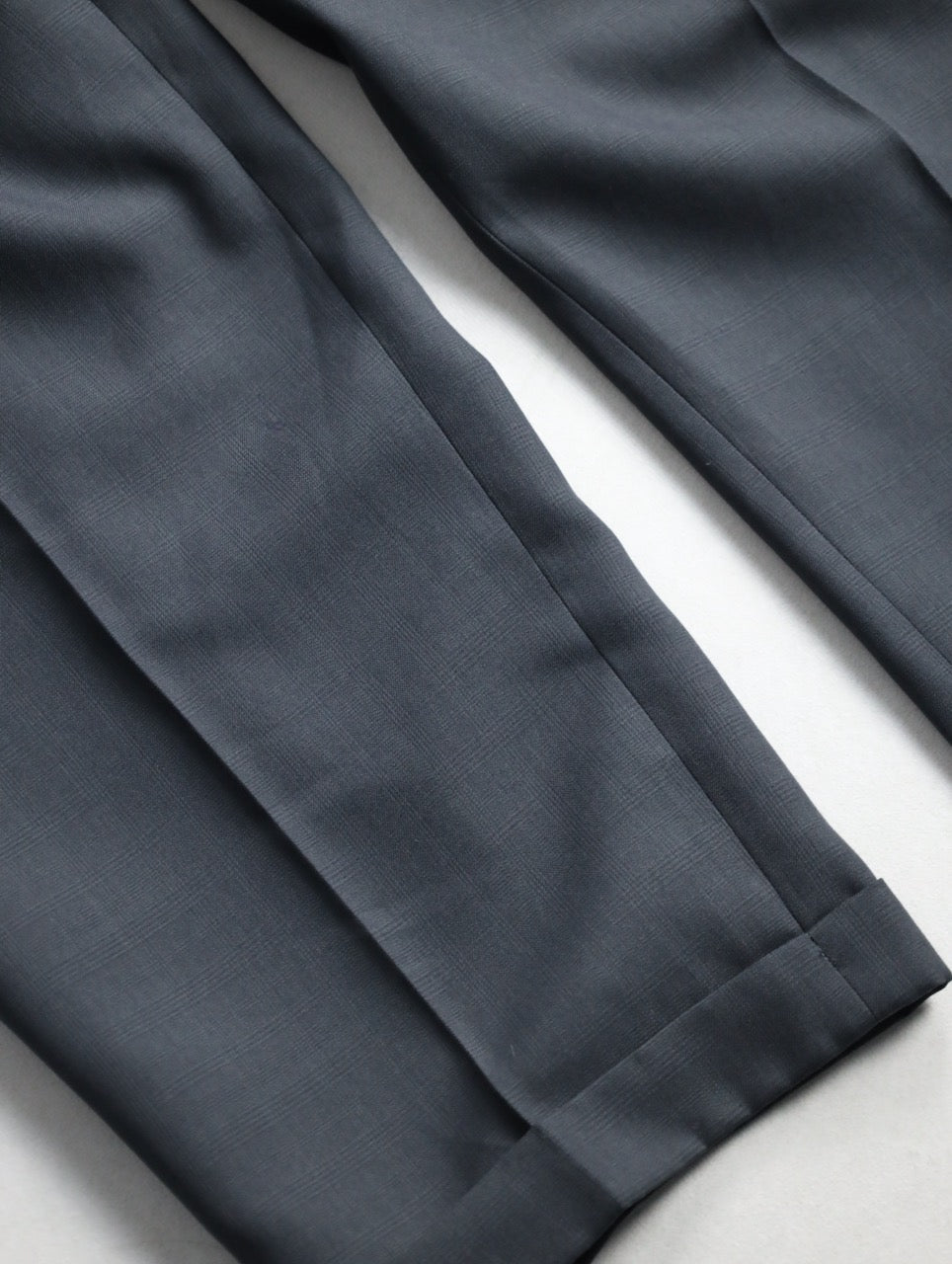 claiborne 2tuck check slacks darkgray