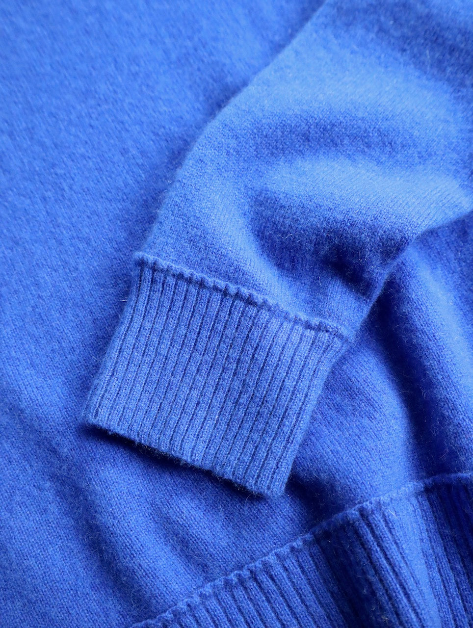 100% cashmere bicolor knit sweater blue-black