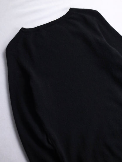 100% cashmere layered like knit sweater black-white