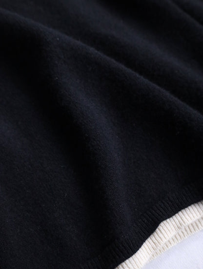 100% cashmere layered like knit sweater black-white