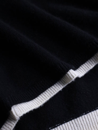 100% cashmere layered like knit sweater black-white