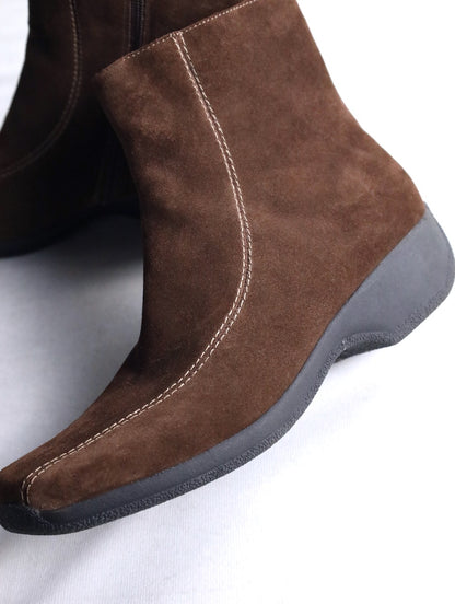 Clarks suede boot brown