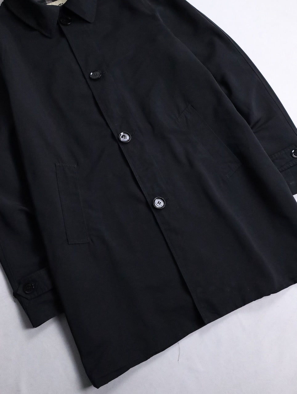 Burberry nylon half coat black
