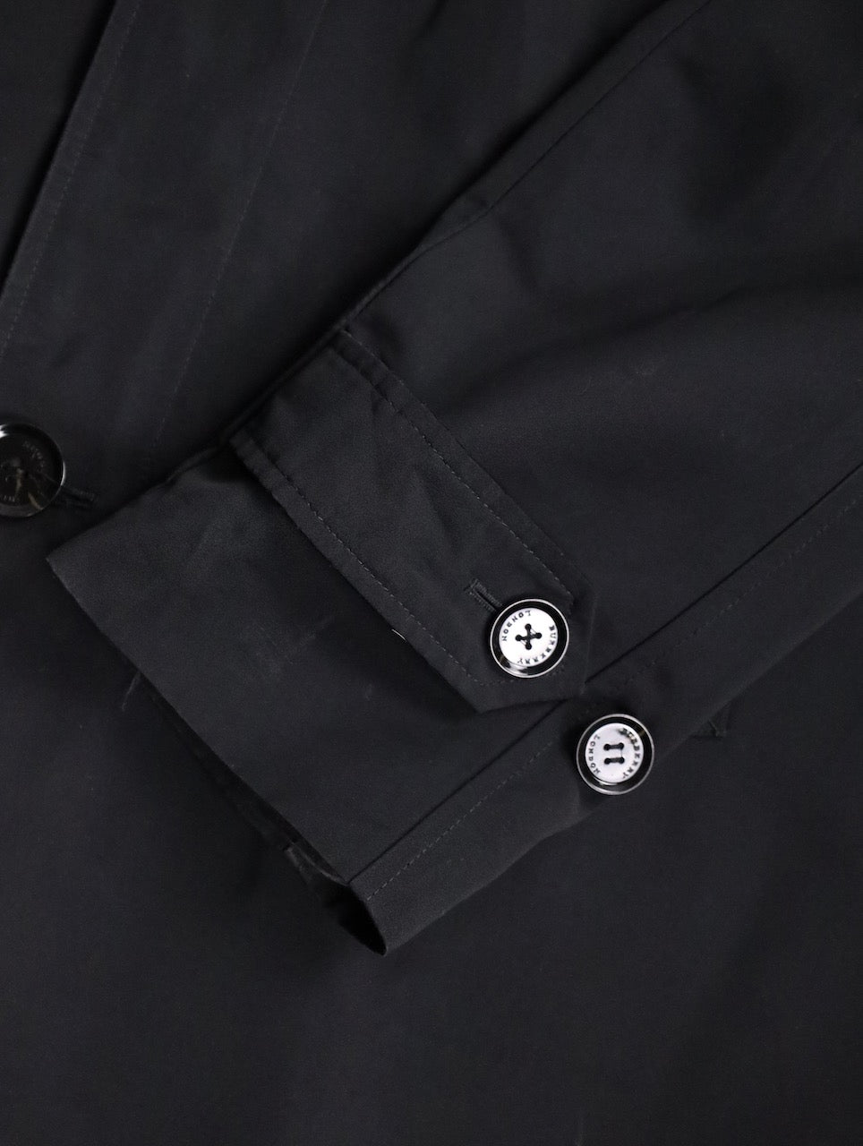 Burberry nylon half coat black