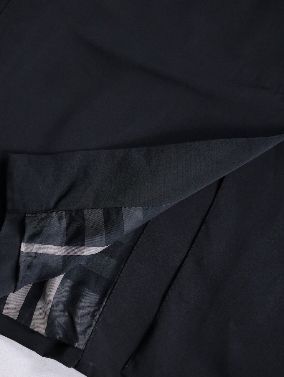 Burberry nylon half coat black