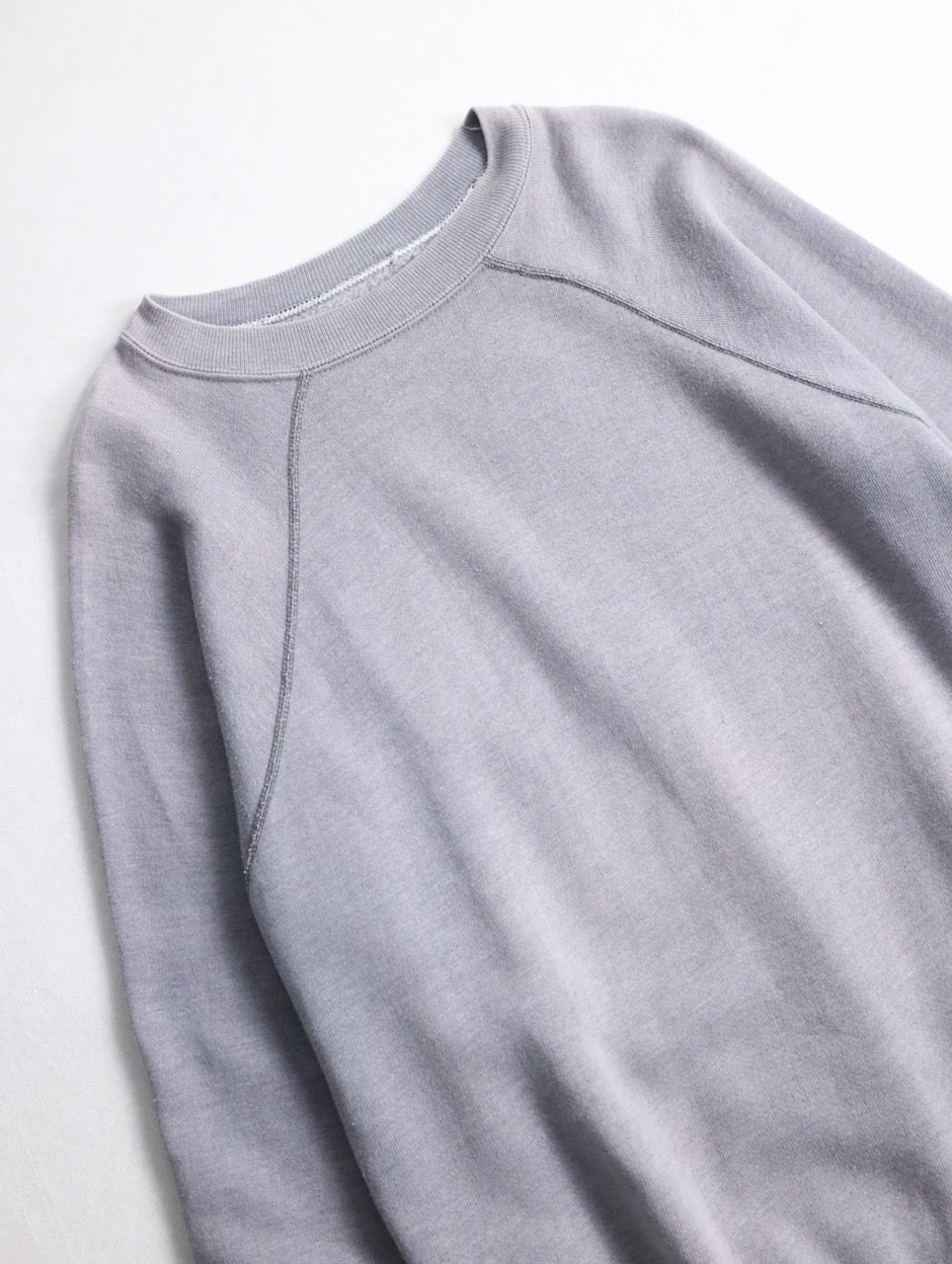90s raglan sweatshirt fade gray