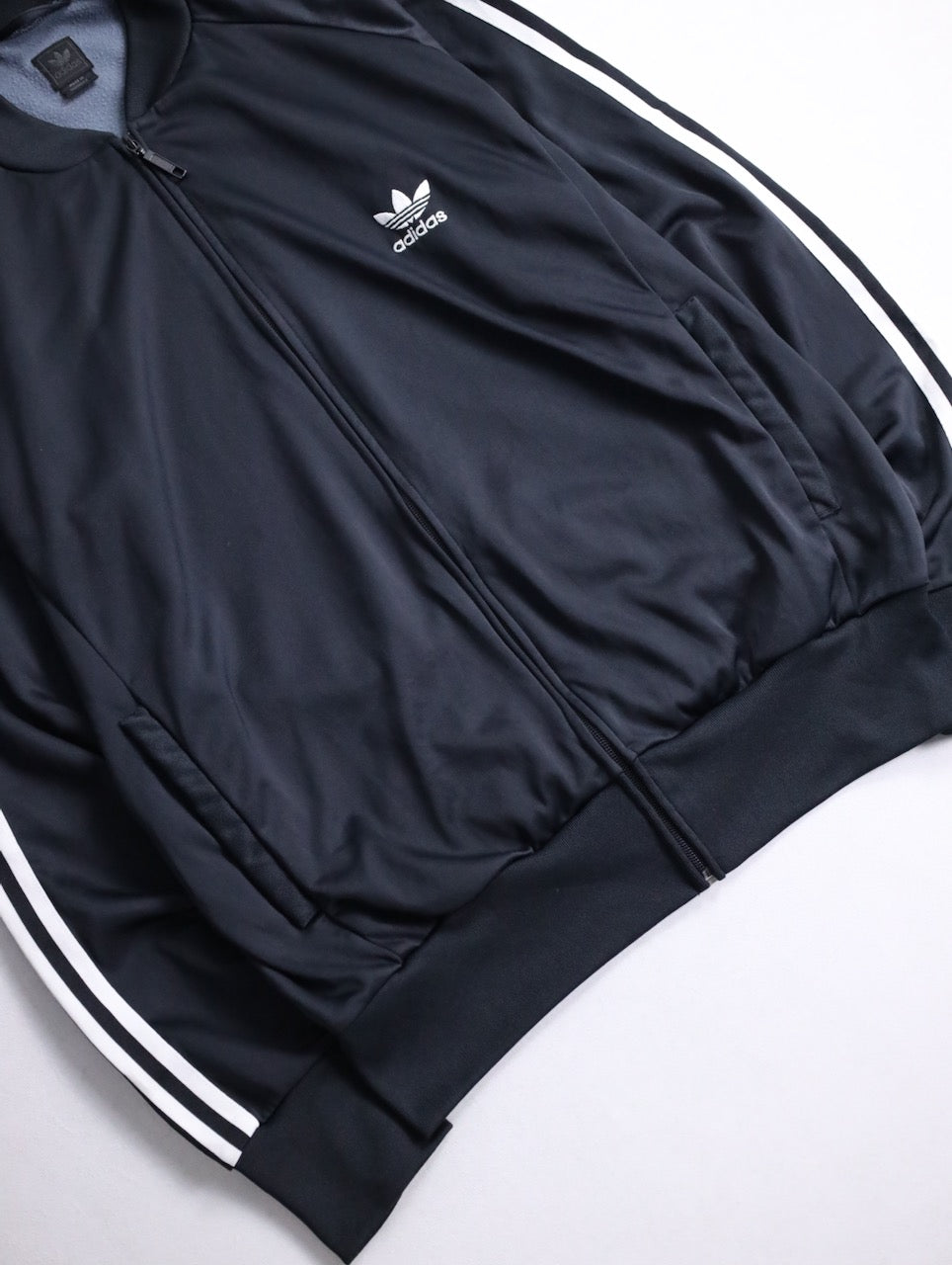 00s ADIDAS jog top black-white
