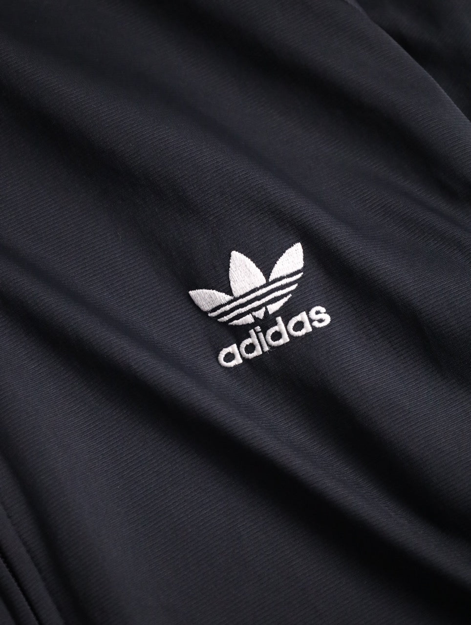 00s ADIDAS jog top black-white