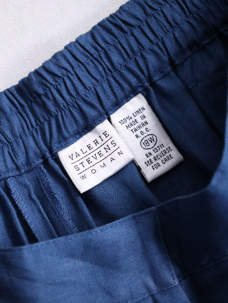 2tuck linen shots navy