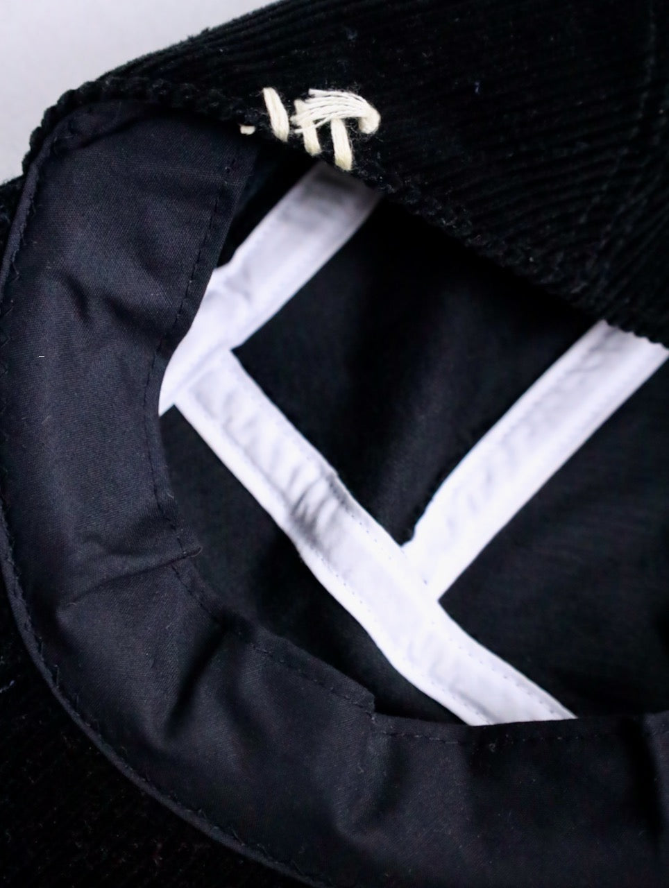 HUNTISM corduroy cap black