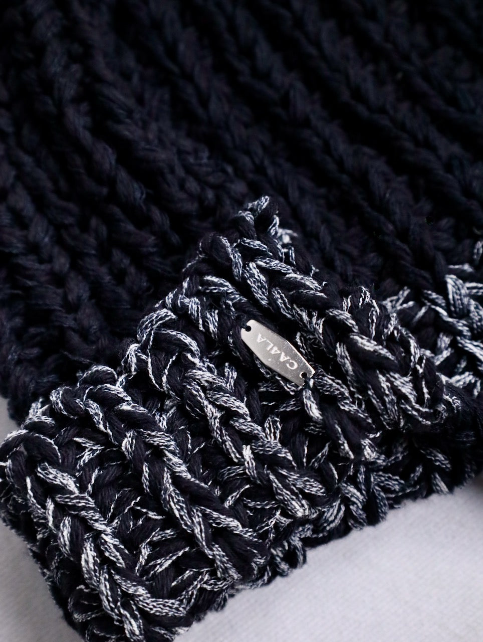 2tone knit cap black-white