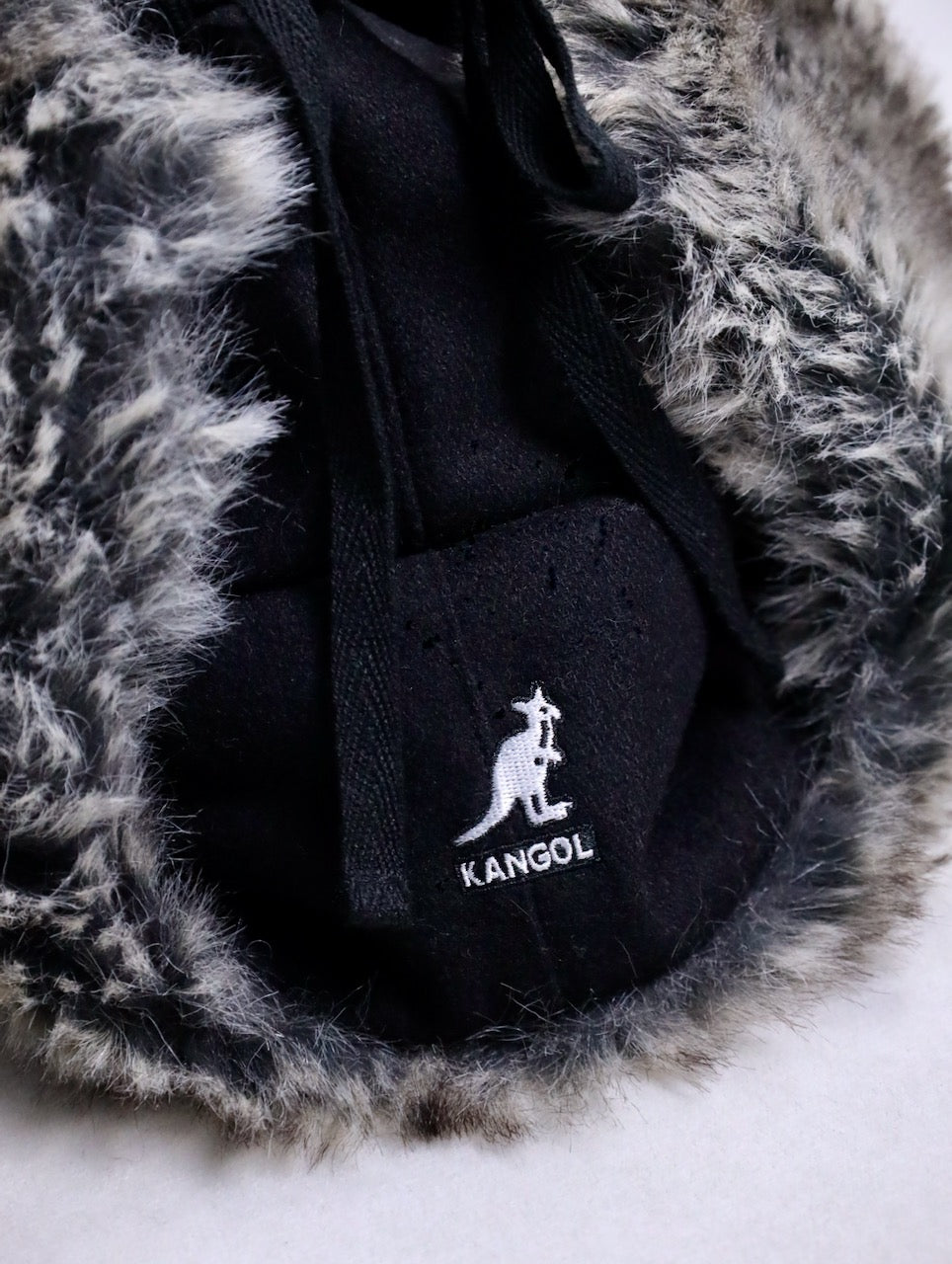 KANGOL flight cap black-white