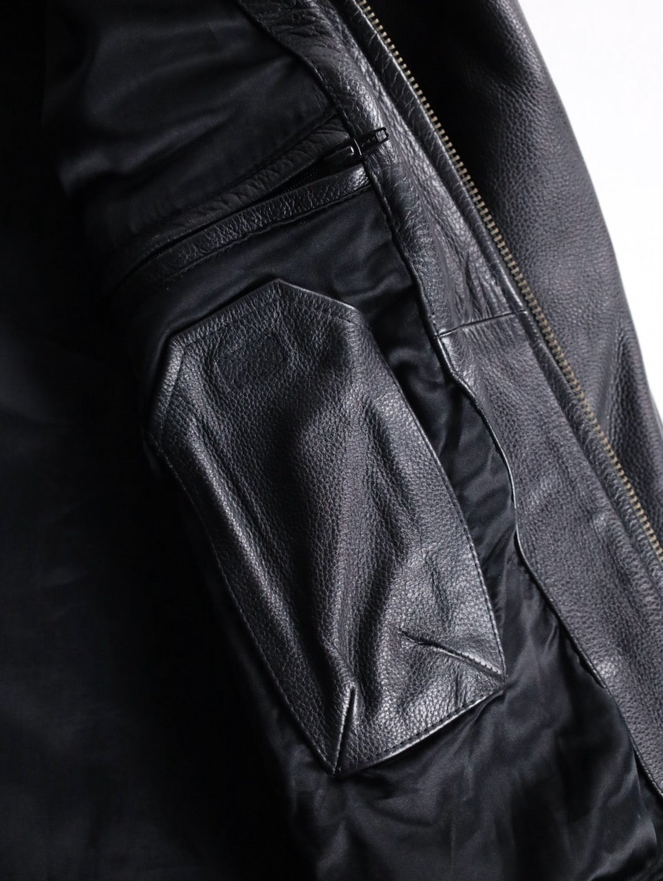 80-90's leather bomber jacket black