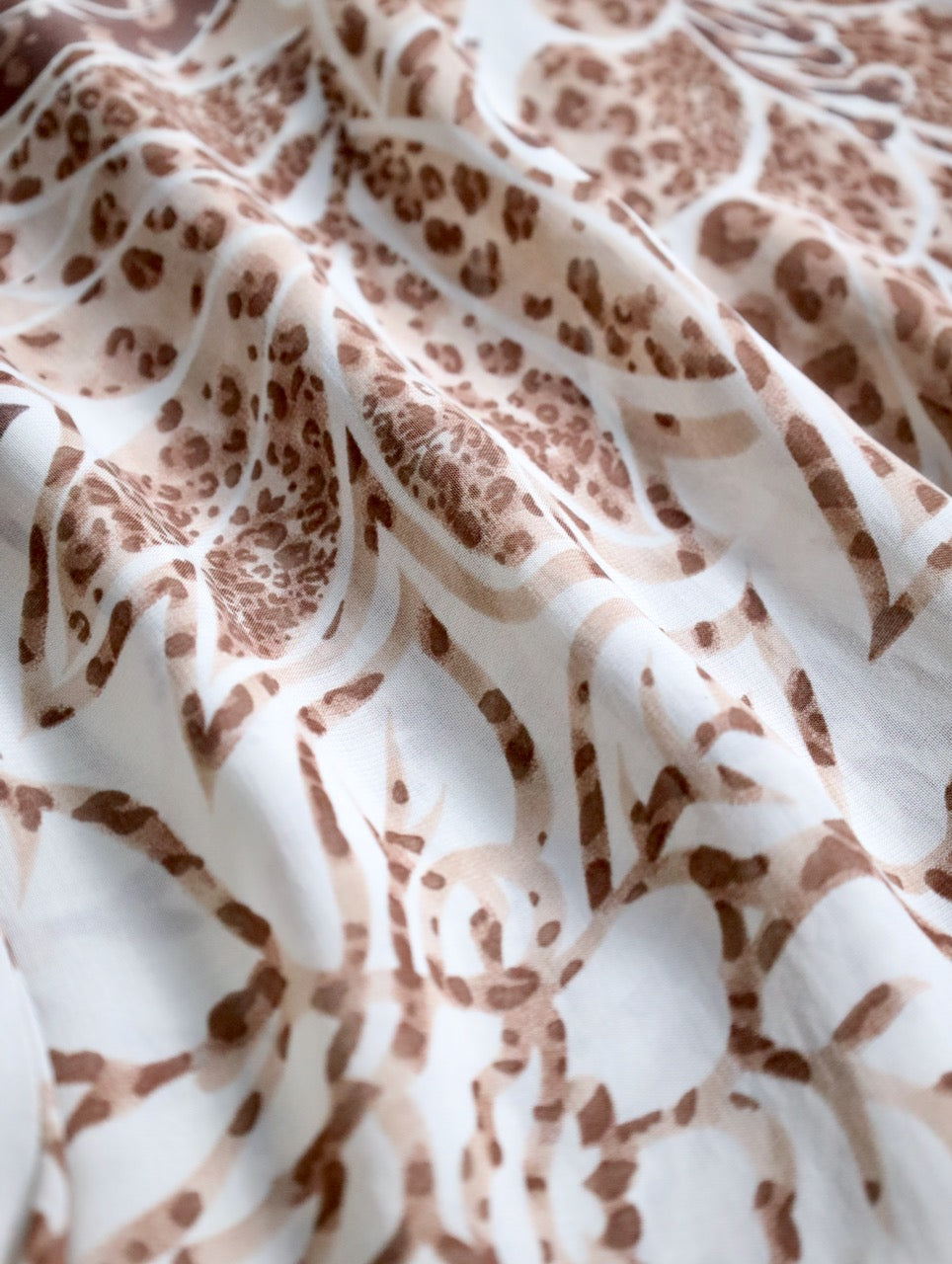 90-00s viscose botanical pattern shirt beige-brown