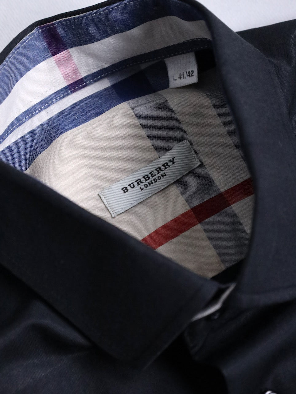 Burberry design shirt black