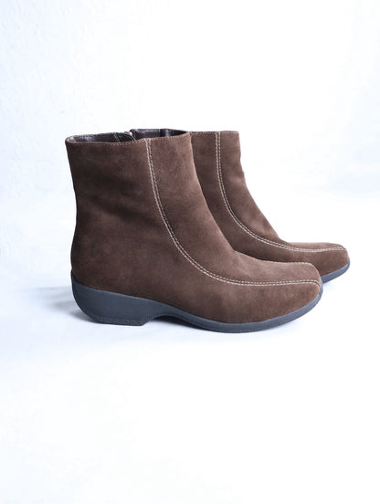 Clarks suede boot brown