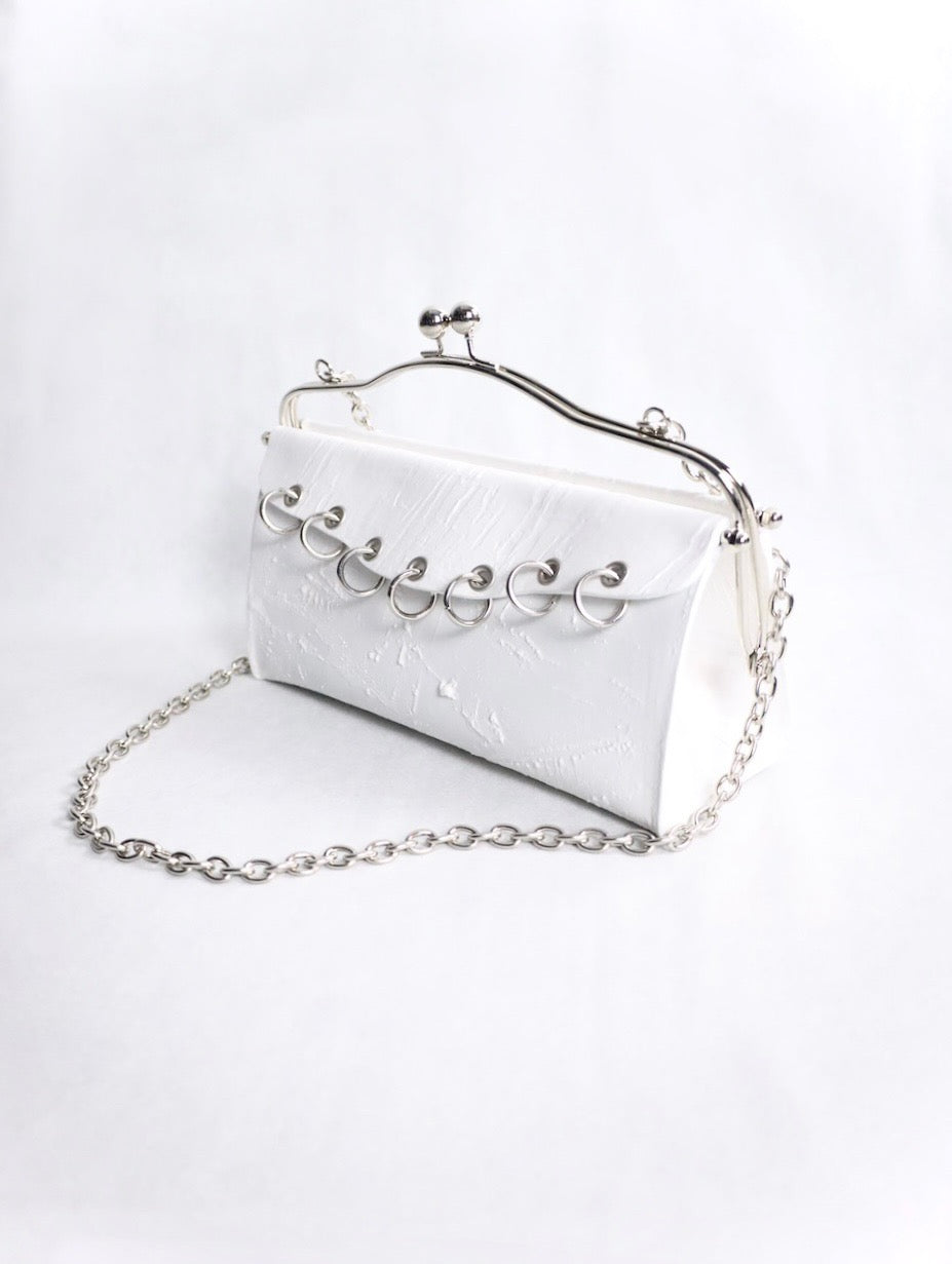 kagari yusuke chatelaine bag white