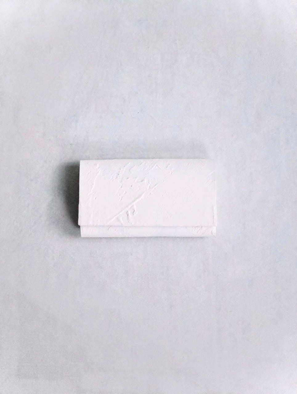 kagari yusuke card case white