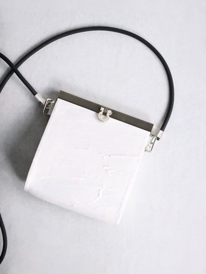 kagari yusuke clasp wallet white