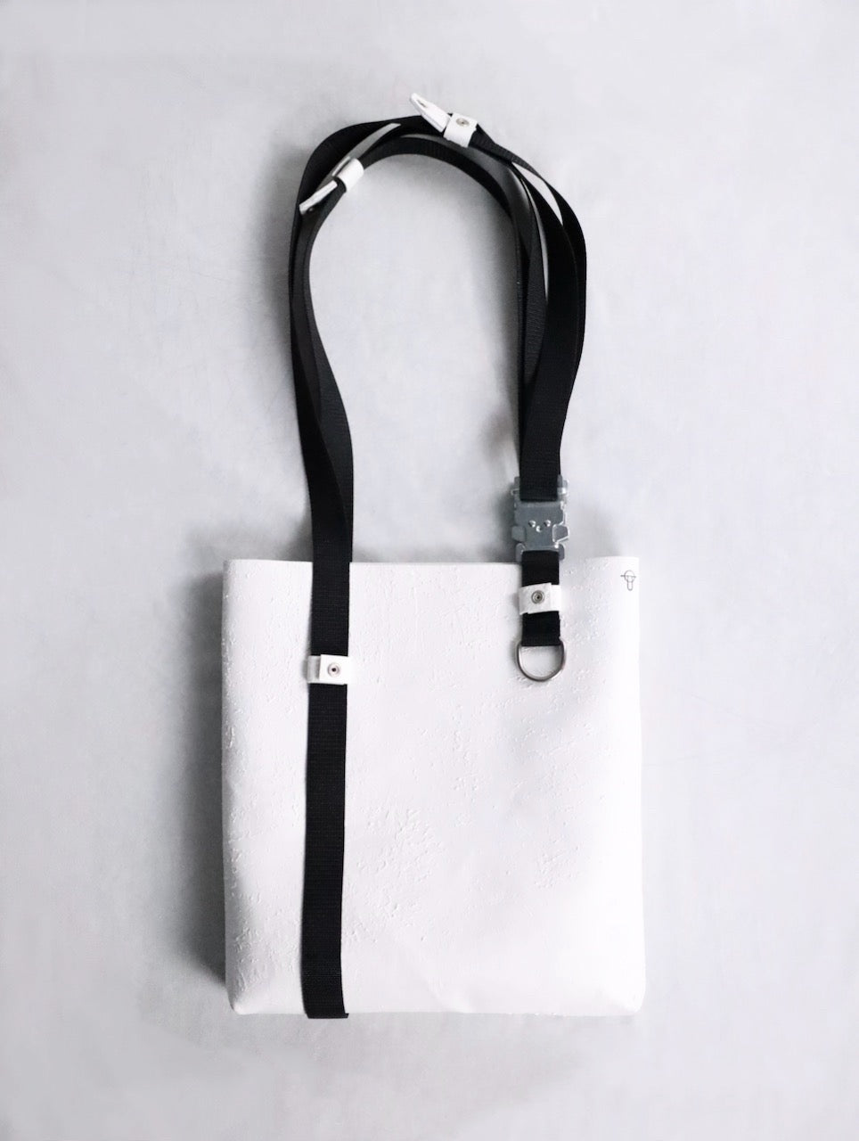 kagari yusuke webbing strap tote bag white