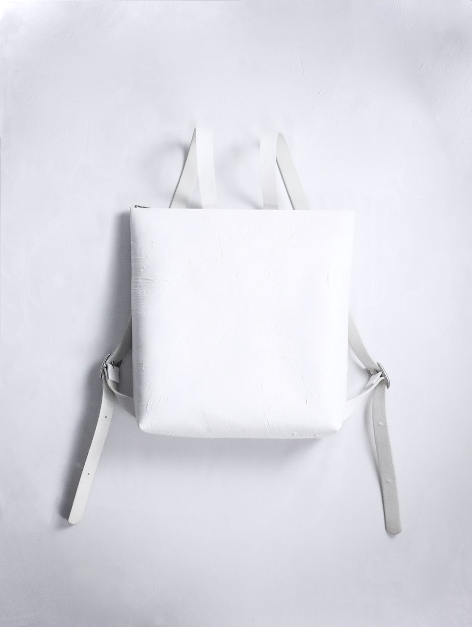 kagari yusuke simple backpack white