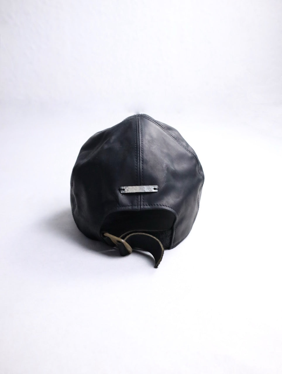 PRASTHANA GUIDI calf leather cap black