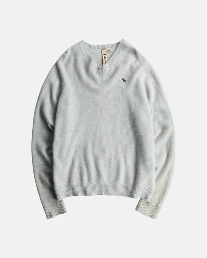 100% cashmere vneck knit light gray