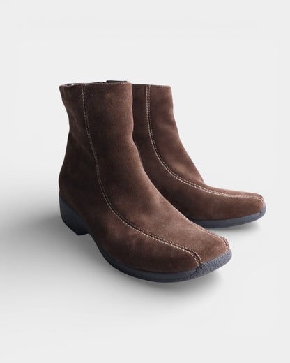 Clarks suede boot brown